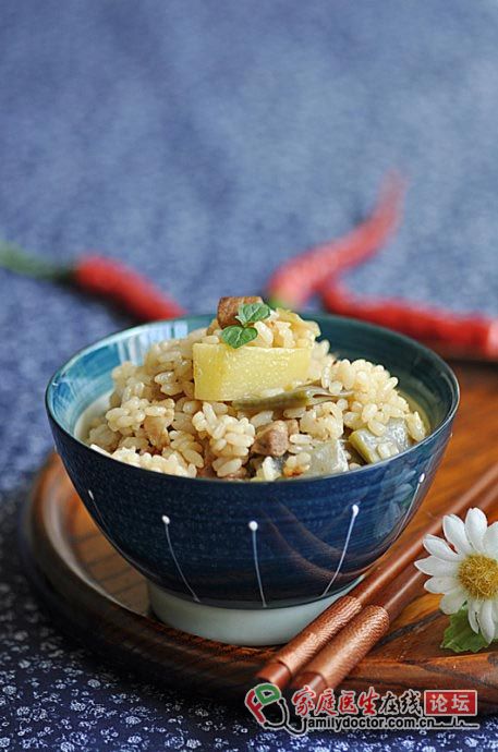 上班族妈妈的饭菜一锅出——土豆豆角焖饭